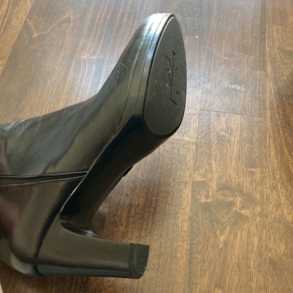 Ralph Lauren Women’s size 11 Marcy heeled booties excellent used condition - Picture 6 of 13